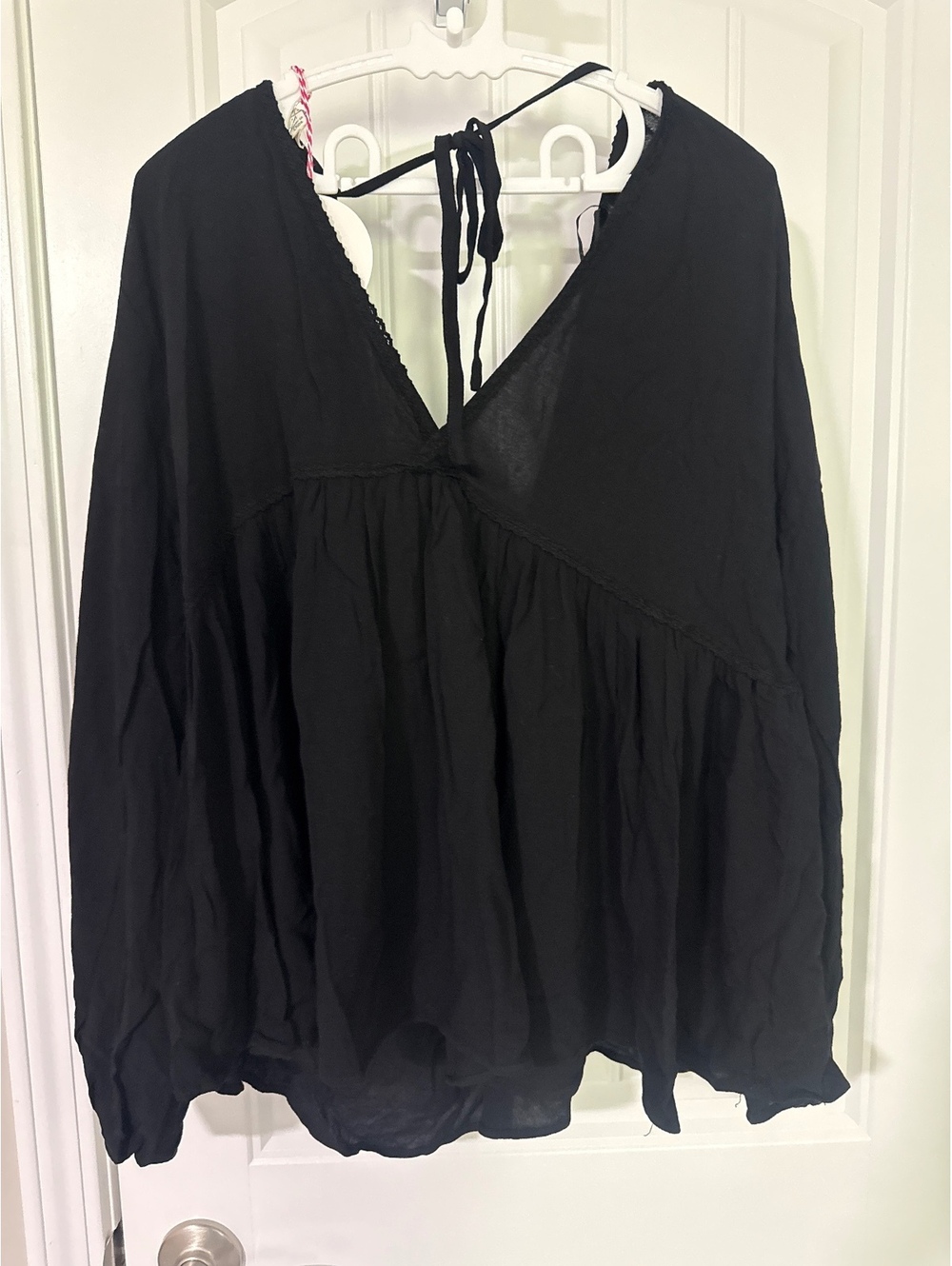 Umgee Black Long Sleeve V-Neck Blouse with Tie Back, Size M